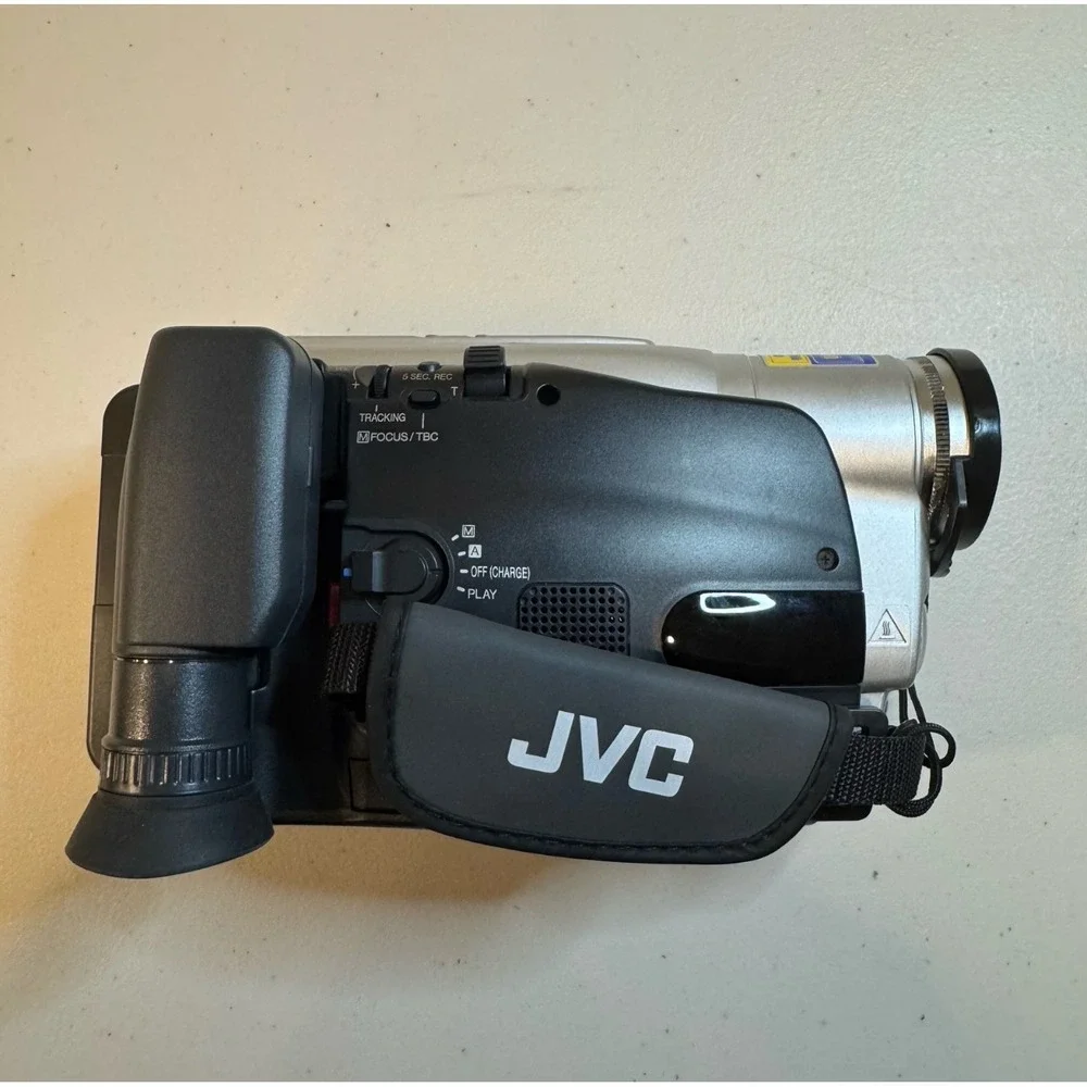 JVC GR-SXM260U Compact VHS-C Super VHS Camcorder Video Camera Recorder Tested
